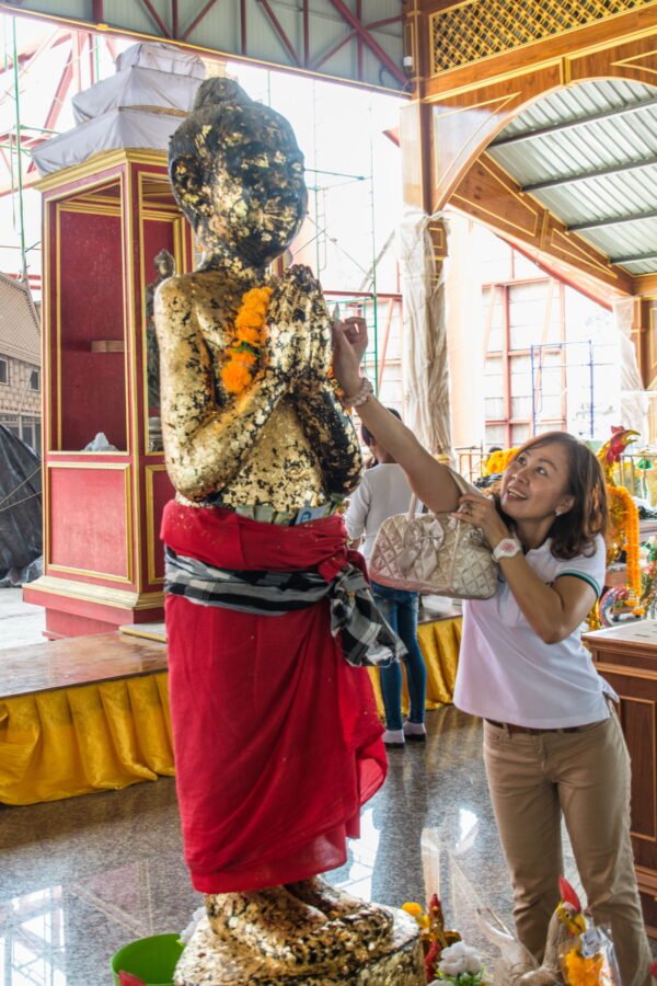 statue de ai khai au wat chedi nakhon si thammarat