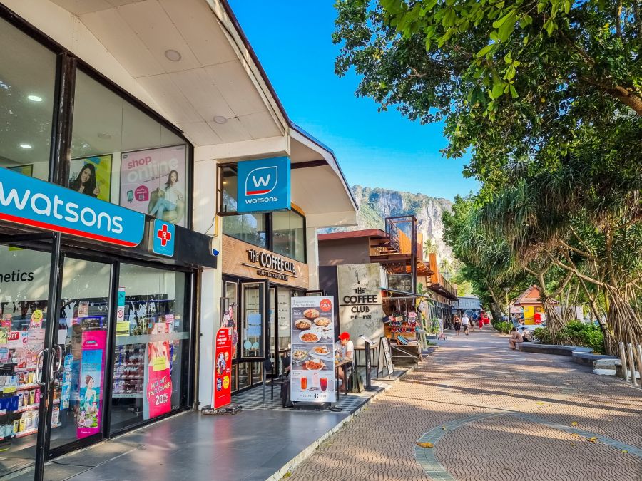 magasin watsons pharmacie ao nang krabi thailande