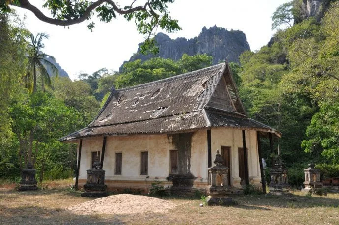 khao daeng sam roi yot temple - thailand