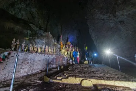 pak ou caves - mekong laos cruise