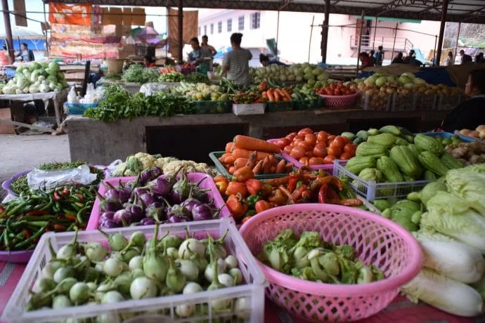pakbeng market - laos