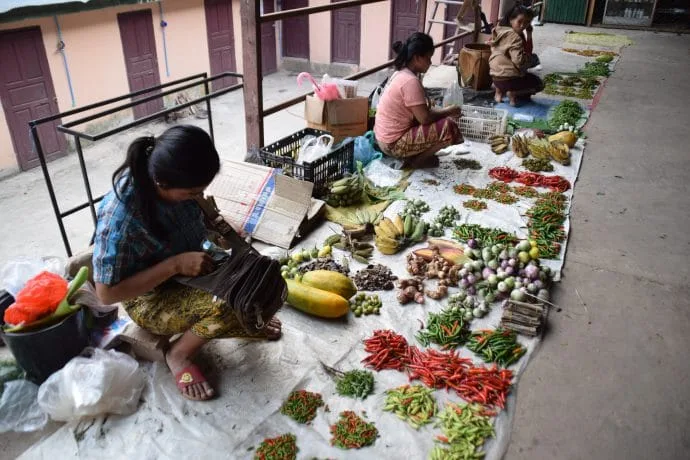 pakbeng market - laos