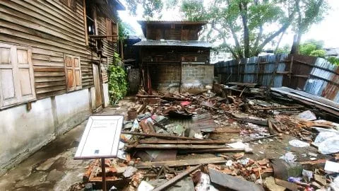destruction houses fort mahakan - bangkok