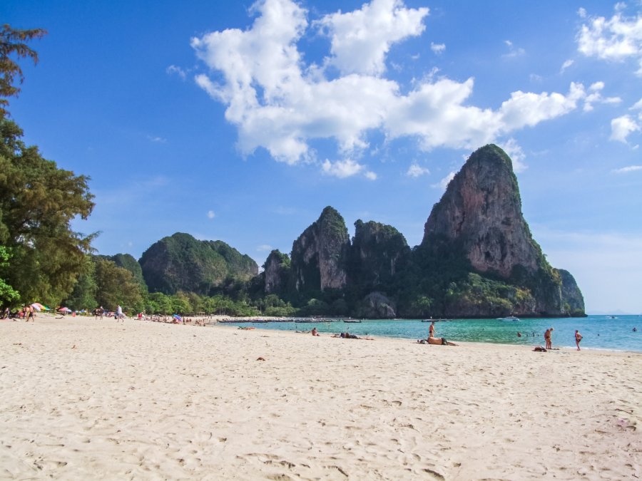 plage-principale-railay-west-krabi-thailande-retouche plage principale railay west krabi thailande
