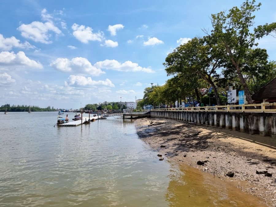 quai krabi town thailande