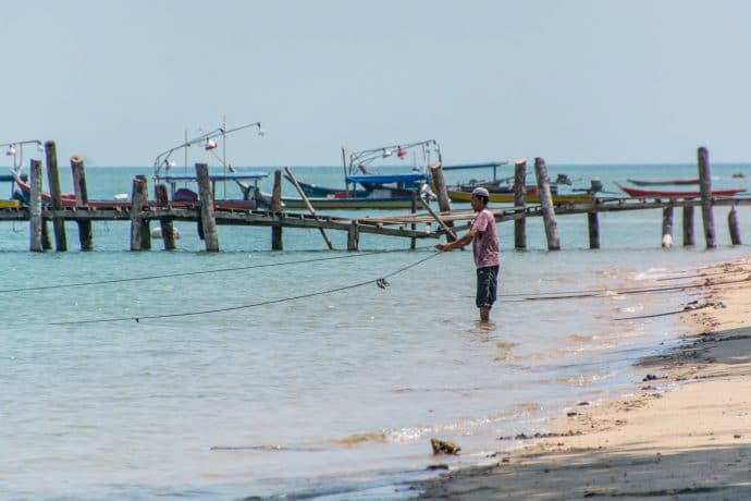 black sand beach langkawi - malaisie