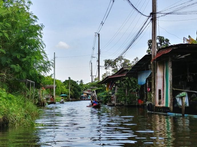 balade en bateau canaux autour de lat mayom