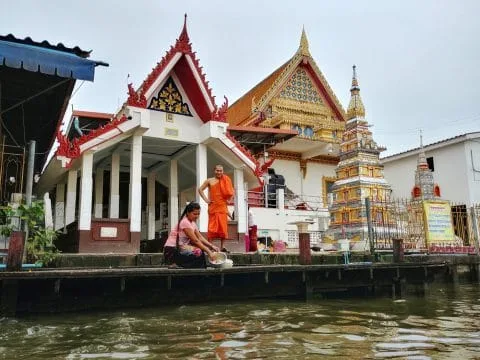 canalside temple around lat mayom
