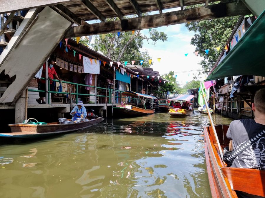 balade en bateau sur les khlongs depuis marché flottant de lat mayom