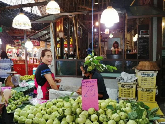 lat mayom bangkok walk