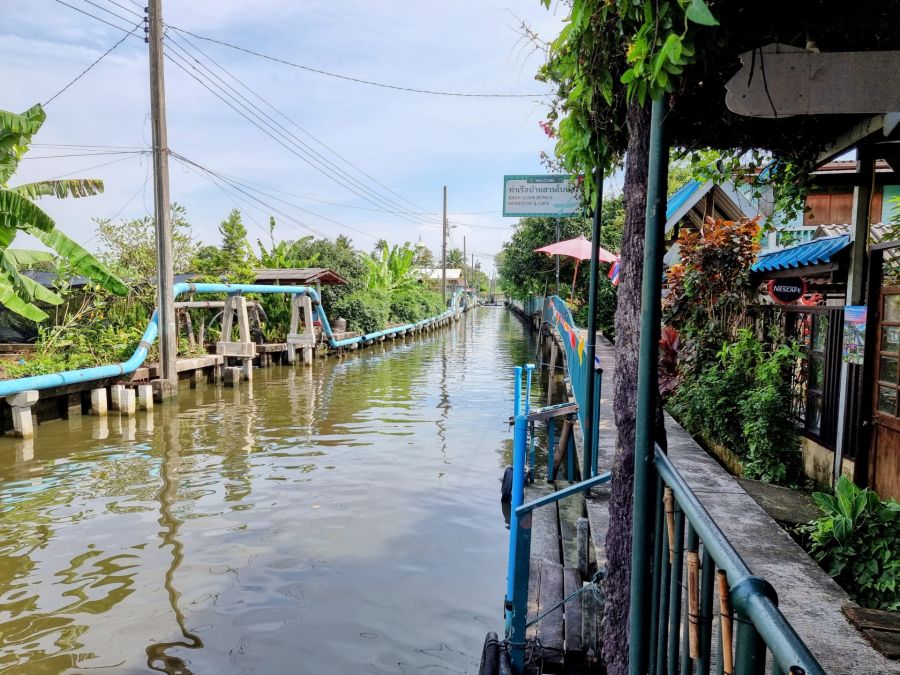 vue sur un khlong proche du marché lat mayom