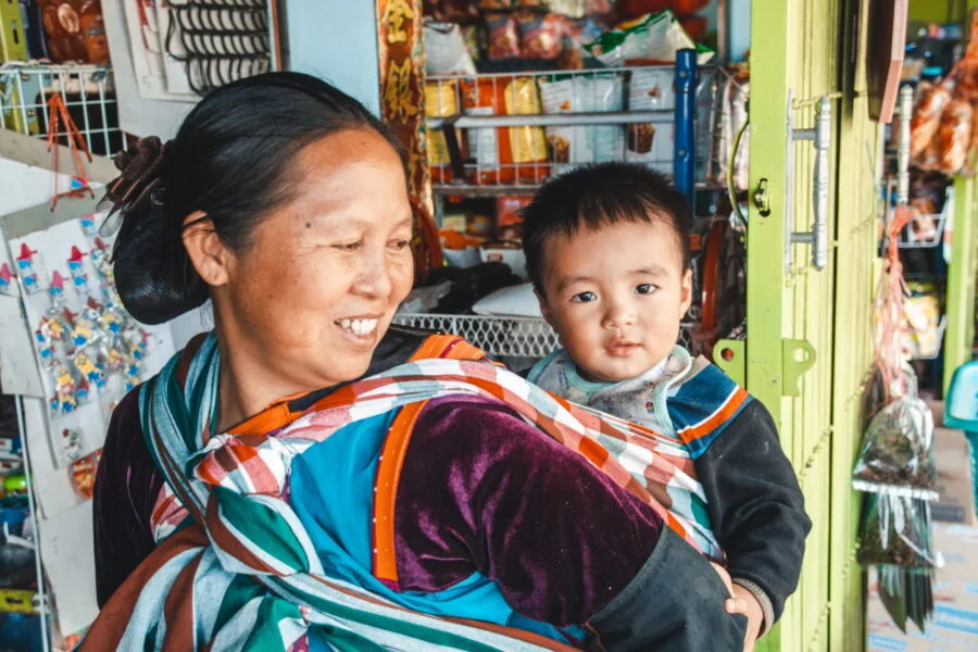 lisu woman in doi hua mae kham village