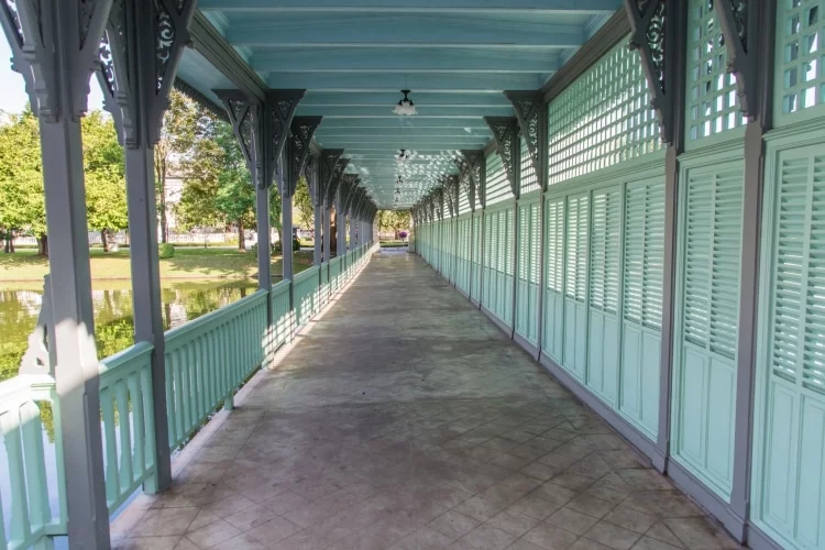 corridor - bang pa in palace - thailand
