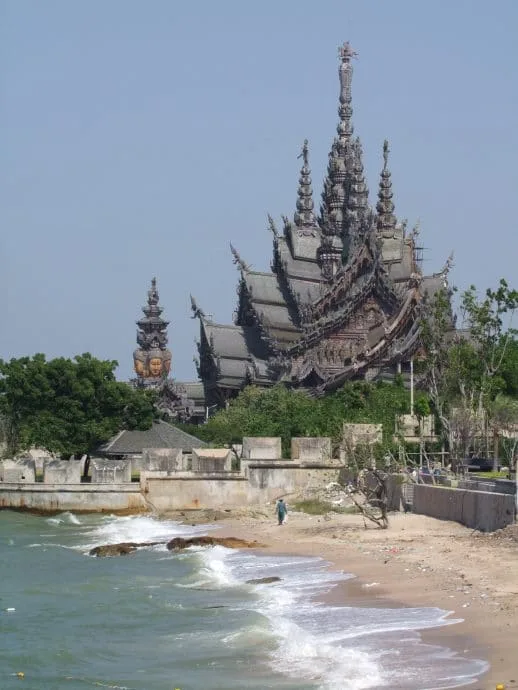 sanctuaire de la verite pattaya