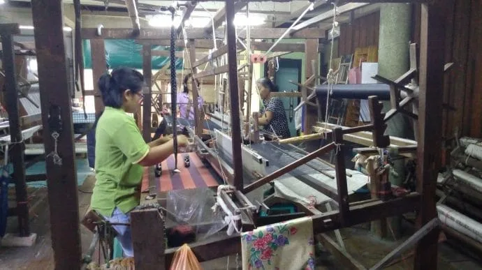 silk weaver ban khrua