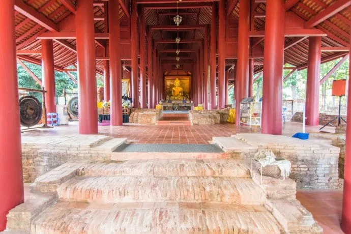 buddha wat phra that chedi luang - chiang saen