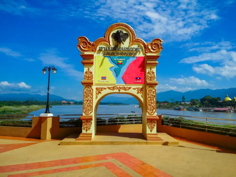 golden triangle park sign chiang saen