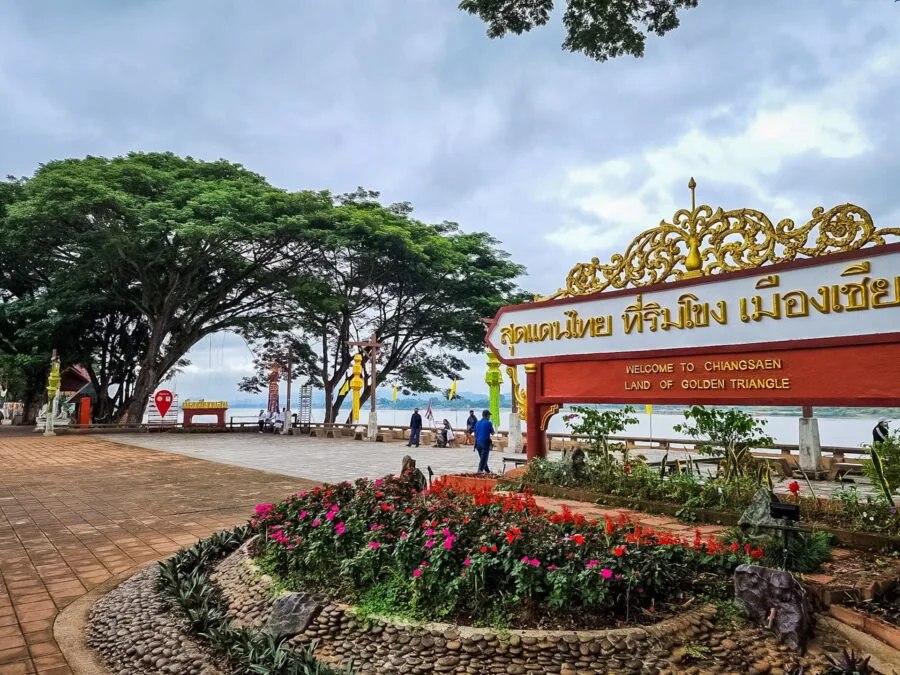 quai edge mekong golden triangle chiang saen