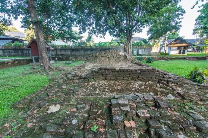 ruins at wat phra that chedi luang - chiang saen
