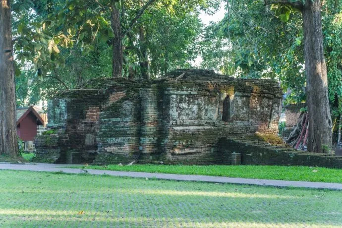 old entrance of wat phra that chedi luang - chiang saen