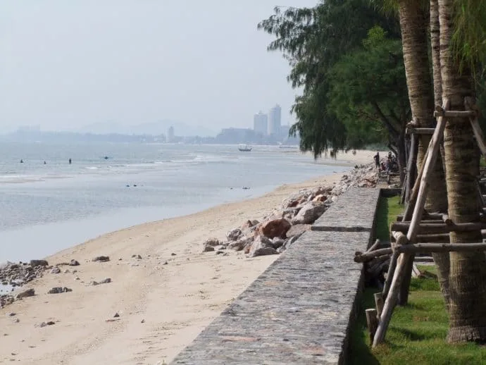 beach towards cha am