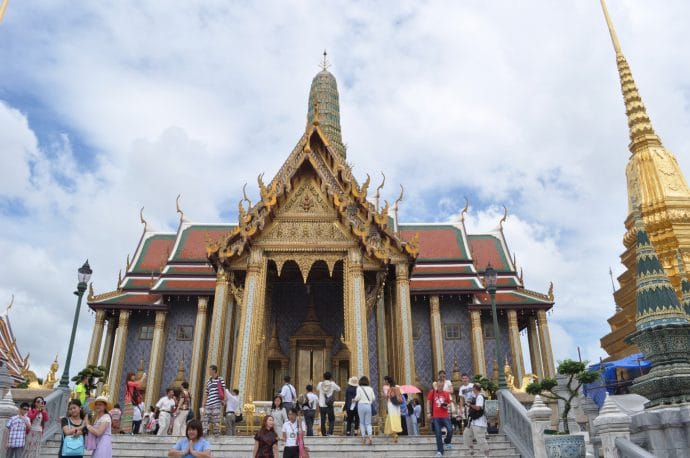 un peu de ciel bleu en juillet a bangkok un peu de ciel bleu en juillet a bangkok