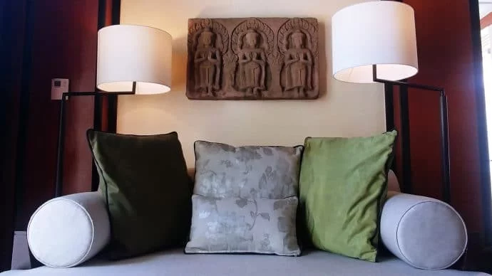 sofa private villa banyan tree phuket - thailand