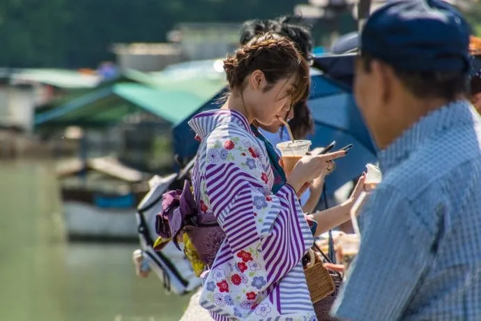 girl in kimono arashiyama