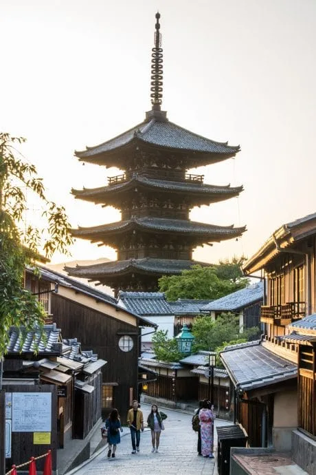 hokanji pagoda - higashiyama district kyoto