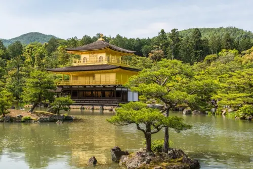 golden pavilion - kinkaku-ji - kyoto