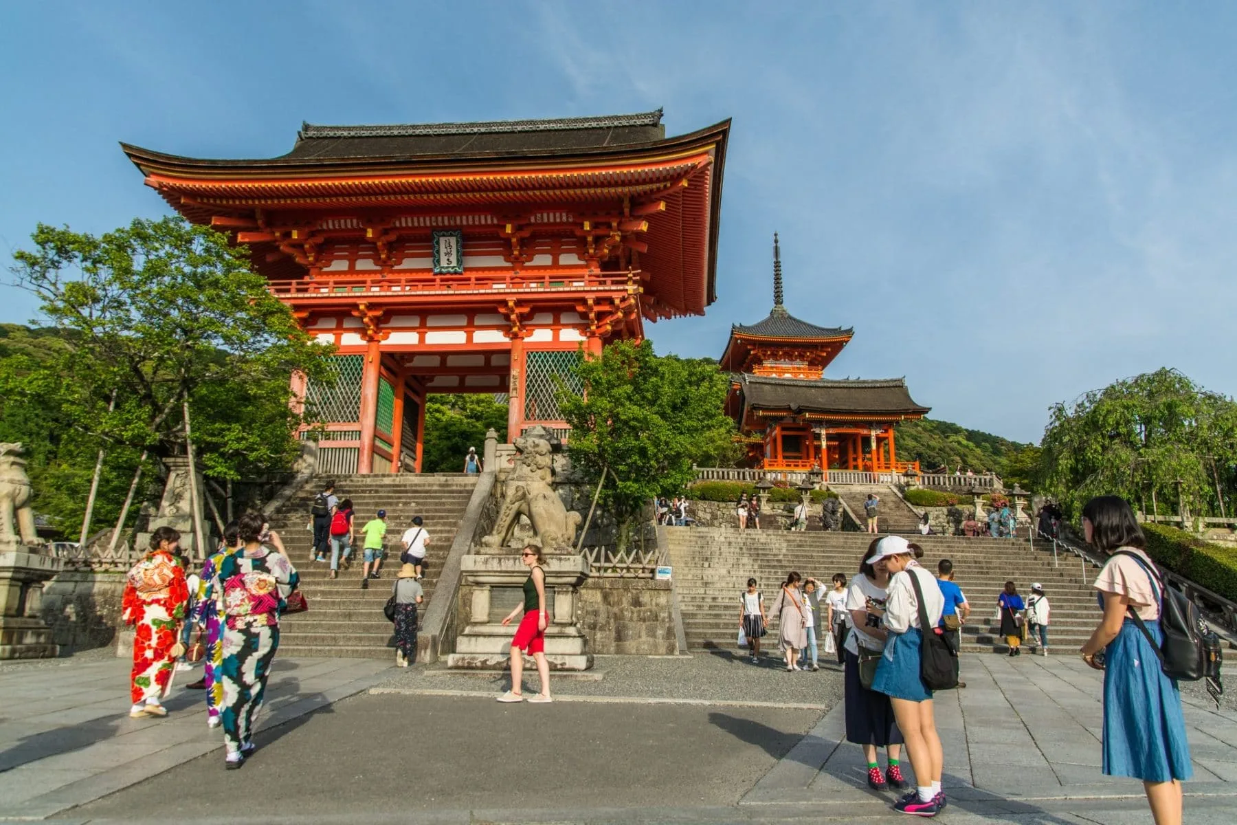 entrance to kiyomizu dera temple - kyoto