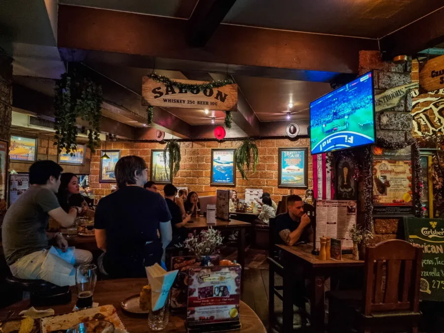 roadhouse barbecue surawong silom bangkok