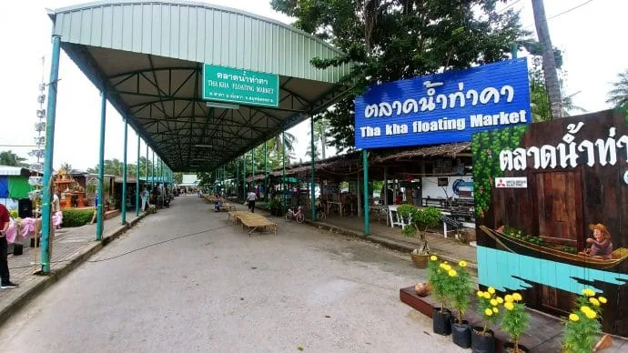 floating market tha kha floating market - thailand