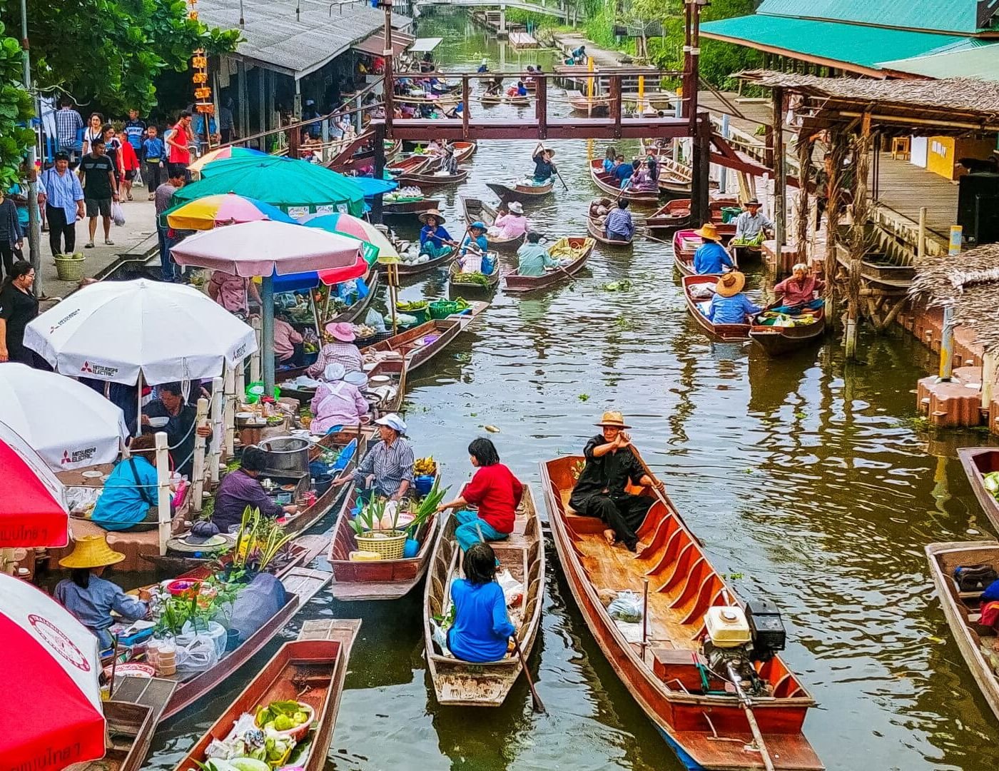 Tha Kha floating market : un marché flottant matinal et local
