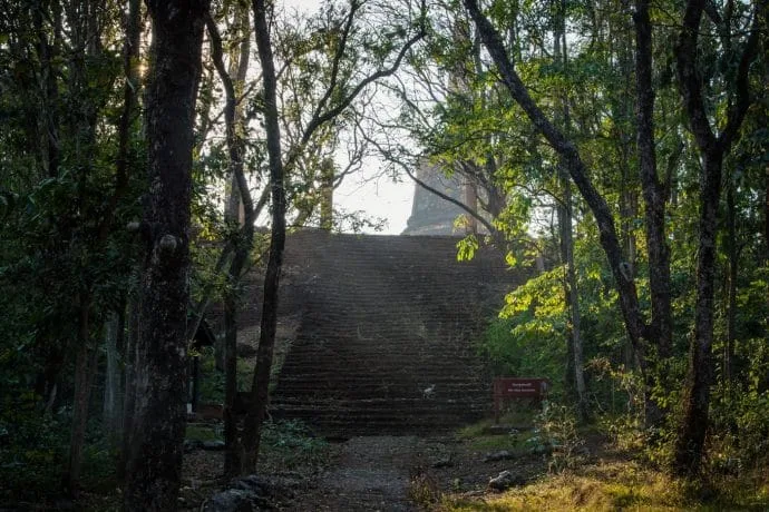 access to wat khao suwankhiri - si satchanalai - thailand