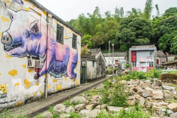 graffiti village - lamma island - hong kong