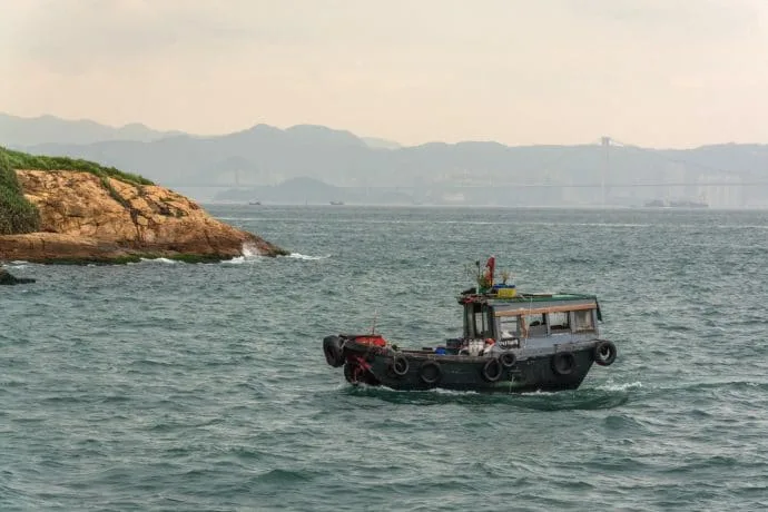 small boat hong kong - lamma