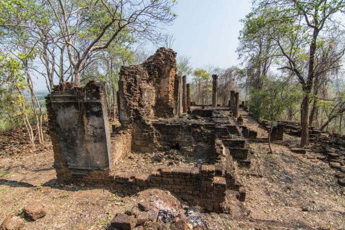 ruine wat khao yai lang si satchanalai - thailande