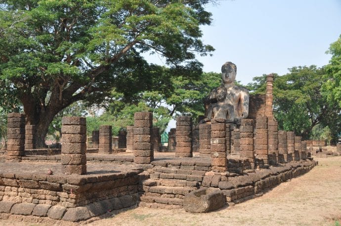 temple wat phra si rattana mahathat si satchanalai - thailande