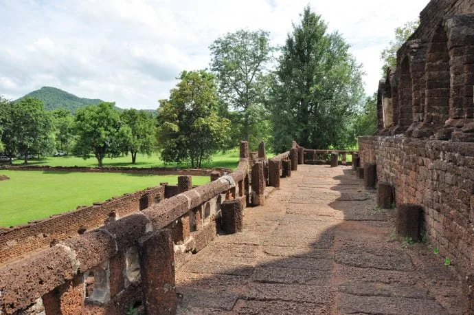 wat chang lom terrace - si satchanalai - thailand