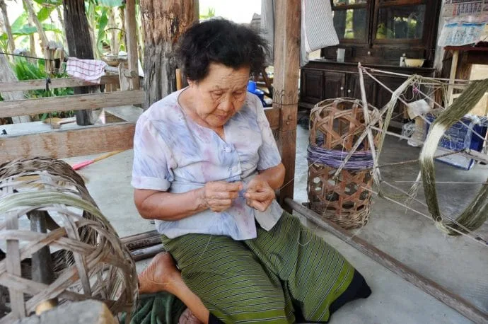 weaving gold textile museum - si satchanalai - thailandesi satchanalai - thailand