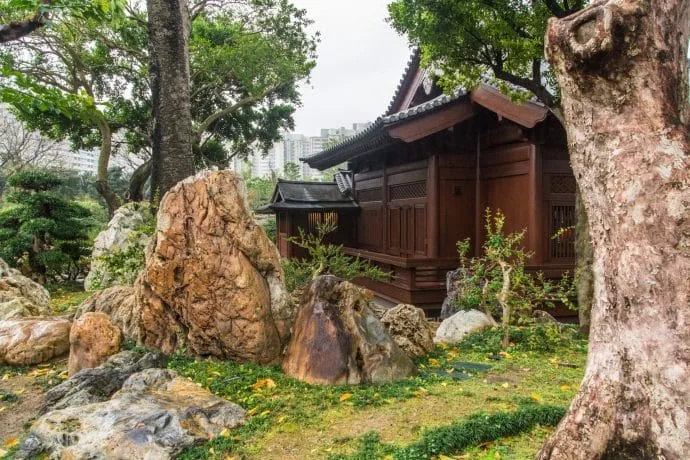 wooden building nan lian gardens - hong kong