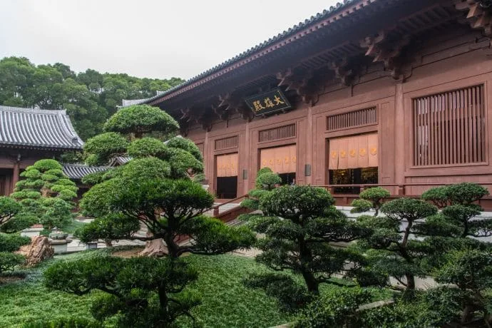 wooden facade chi lin convent - hong kong