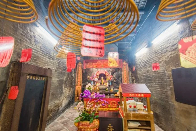 interior sam po temple taipa - macao
