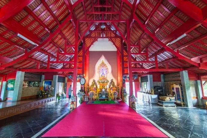 interior viharn wat chalerm phrakiat lampang