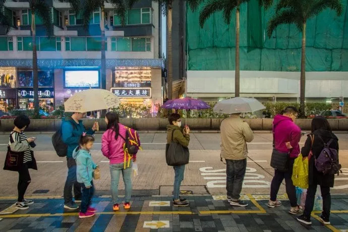 rain bus stop tsim sha tsui - hong kong