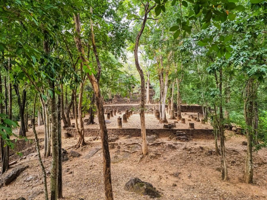site du wat chedi ean proche du parc historique de si satchanalai