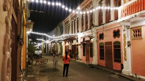 soi rommane phuket town night