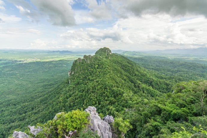 vue depuis temple wat chalerm phrakiat lampang vue depuis temple wat lampang