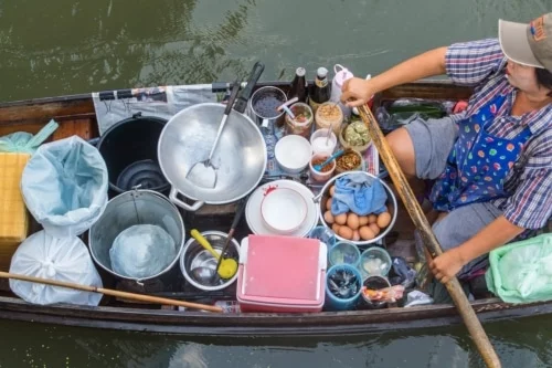 pad thai boat floating market damnoen saduak